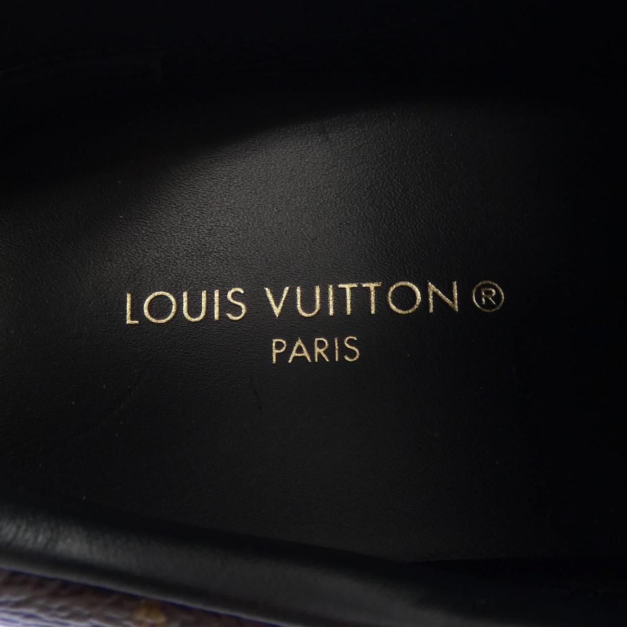 Louis Vuitton Run Away Line Sneakers — view 6