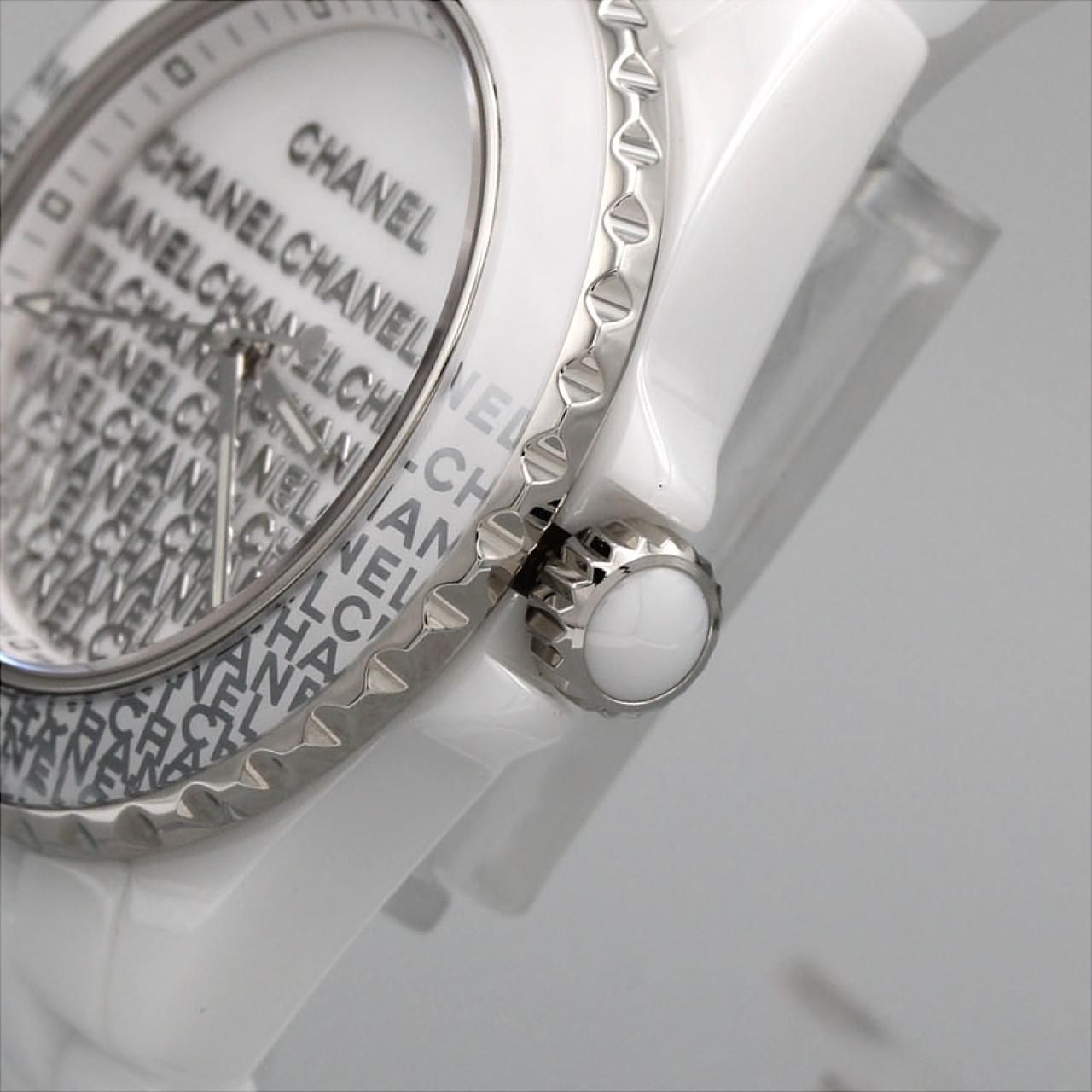 Chanel Wanted de 33 mm Ceramic Quartz Watch — view 4