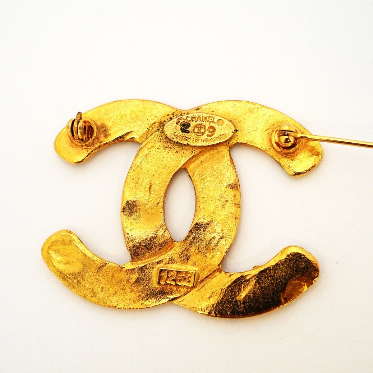 Chanel Brooch Vintage CC Logo Gold Plated — view 4