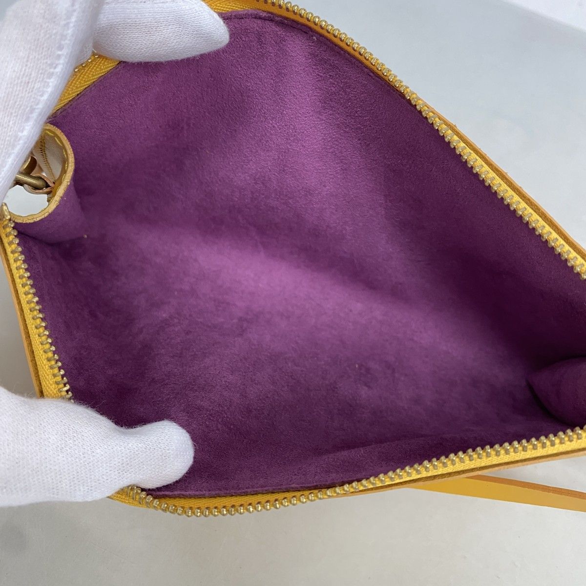 Louis Vuitton Pouch Epi Pochette Joanne — view 4