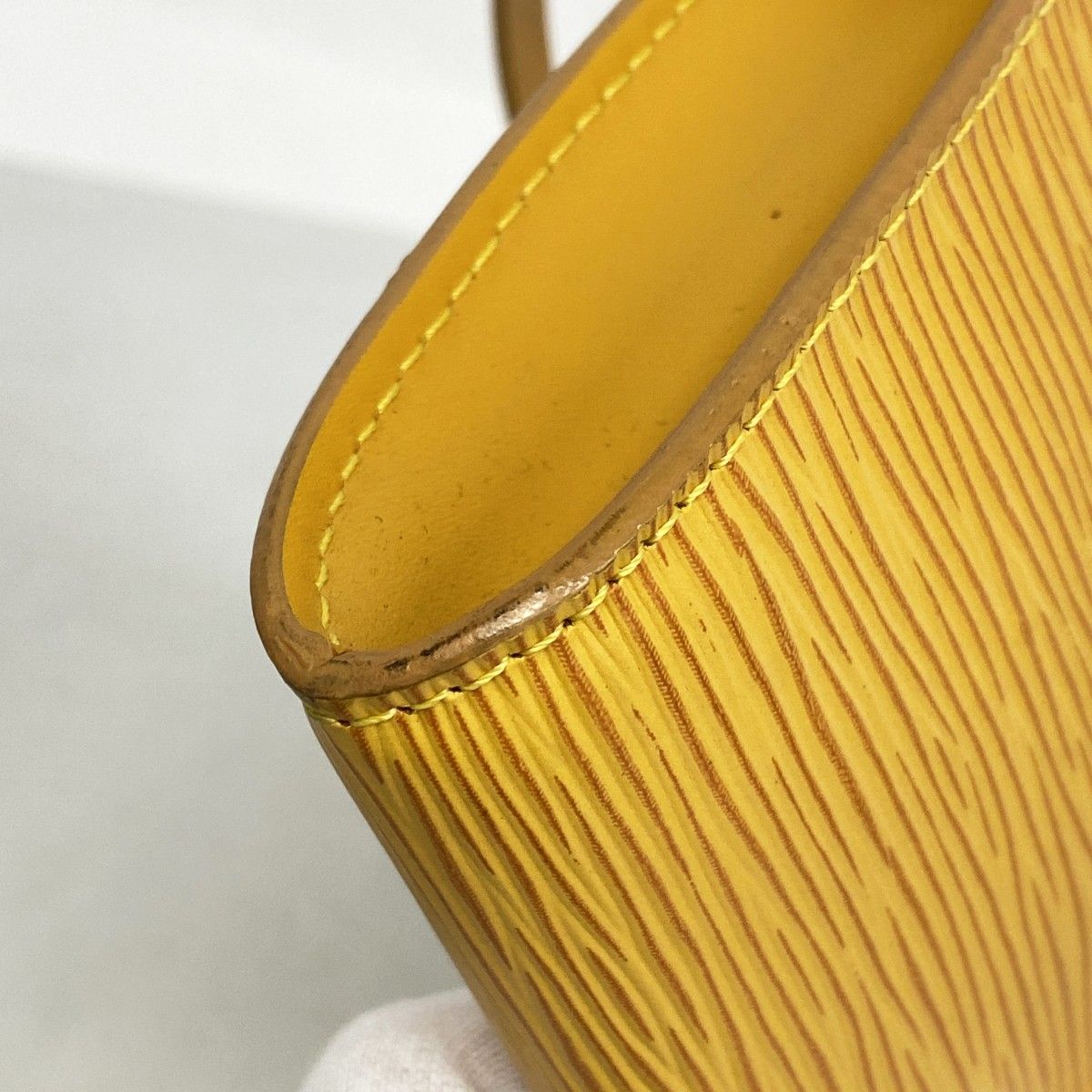 Louis Vuitton Pouch Epi Pochette Joanne — view 7