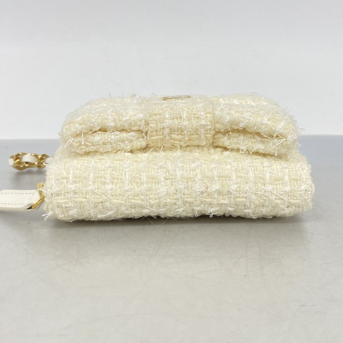 Chanel Shoulder Wallet Tweed Ivory Gold — view 3