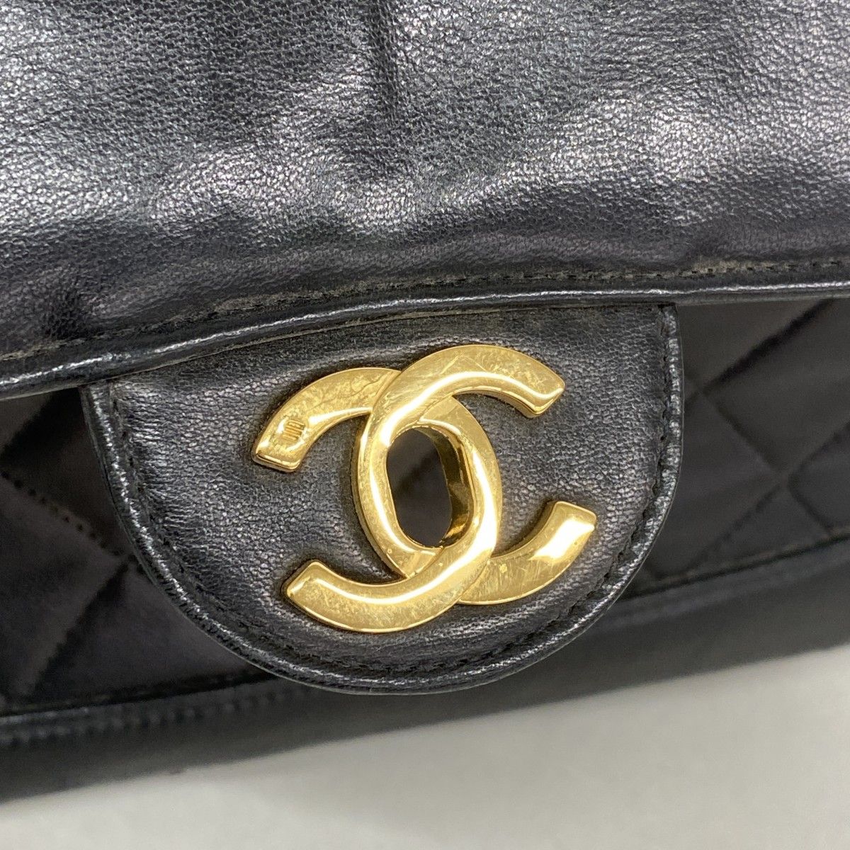 Chanel Shoulder Bag Quilted Lambskin Black Gold — view 9