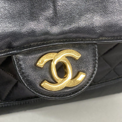 Chanel Shoulder Bag Quilted Lambskin Black Gold — view 9