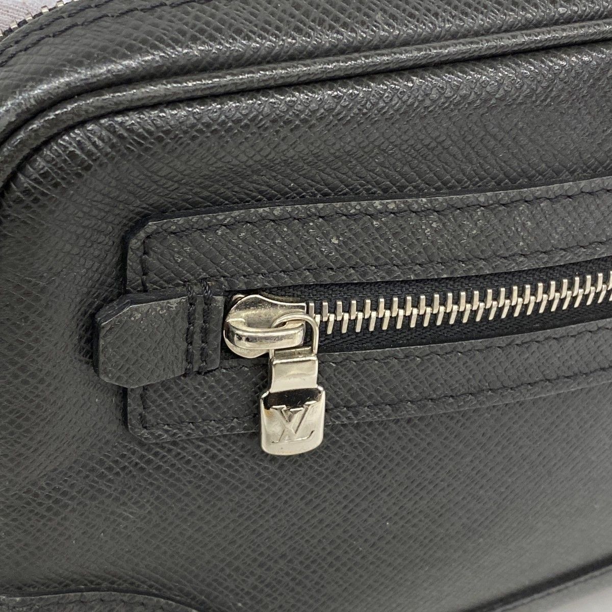 Louis Vuitton Clutch Taiga Pavel Ardoise — view 8