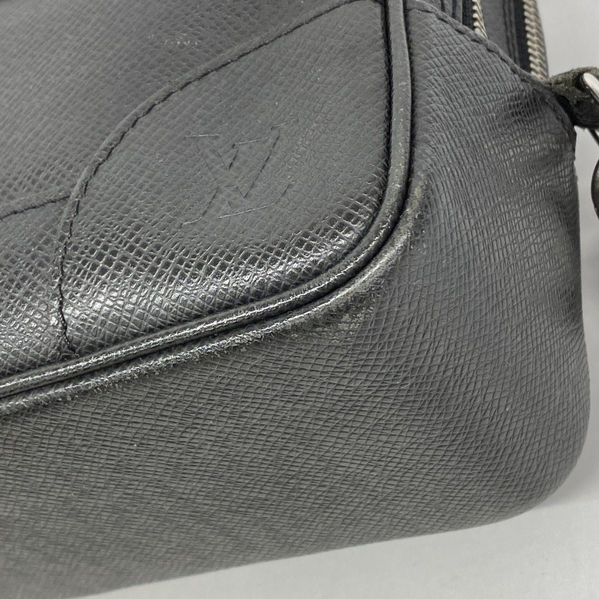Louis Vuitton Clutch Taiga Pavel Ardoise — view 6