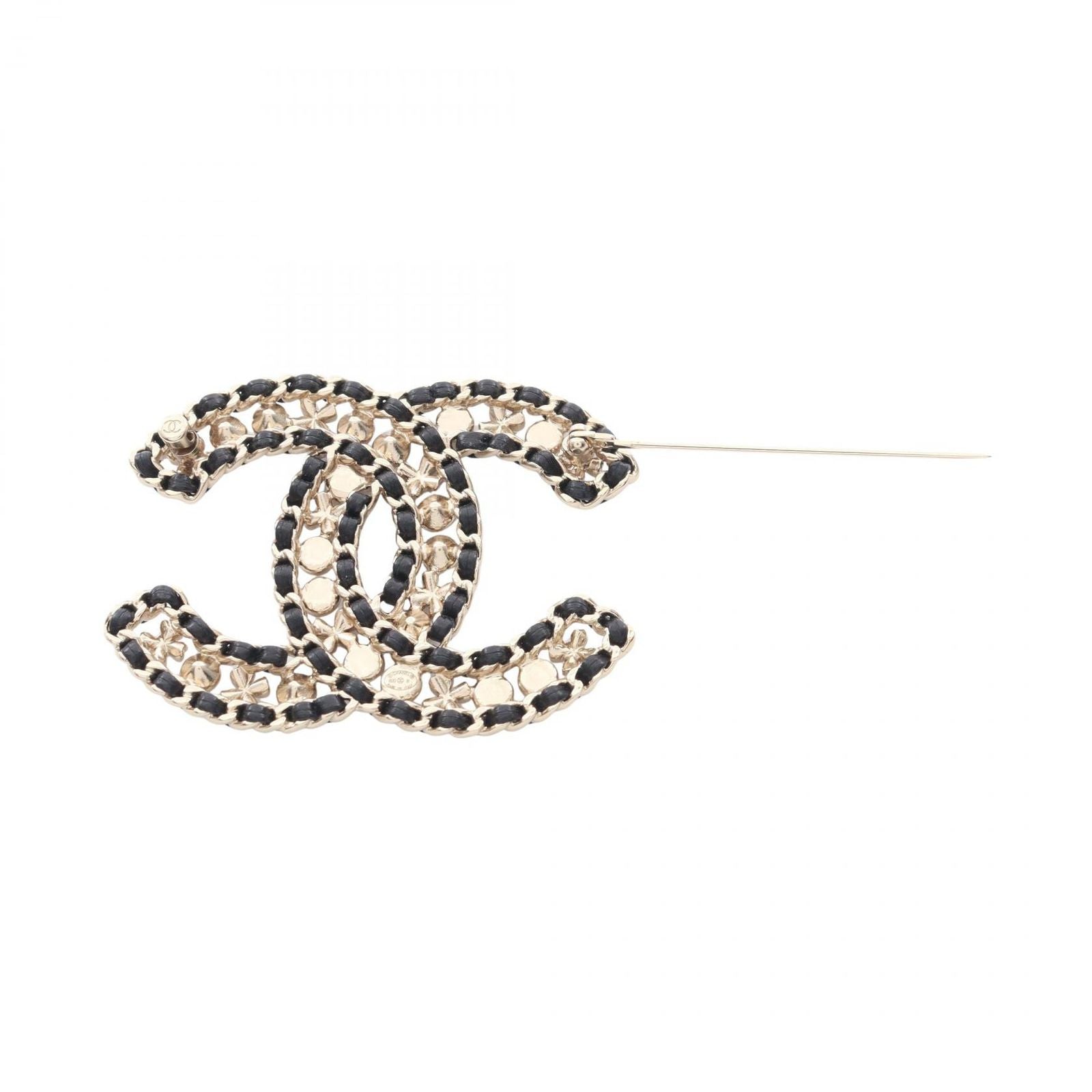 Chanel Brooch CC Logo Clover Leather — view 2