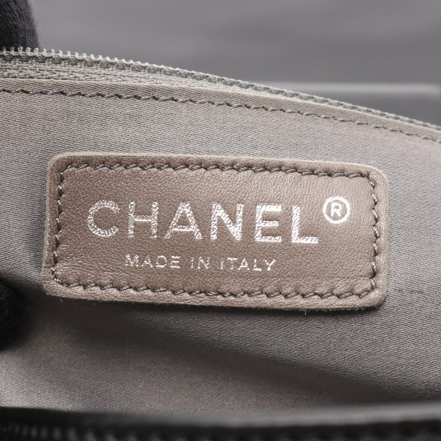 Chanel Shoulder Bag CC Logo Plastic Chain Black Lambskin CC — view 4
