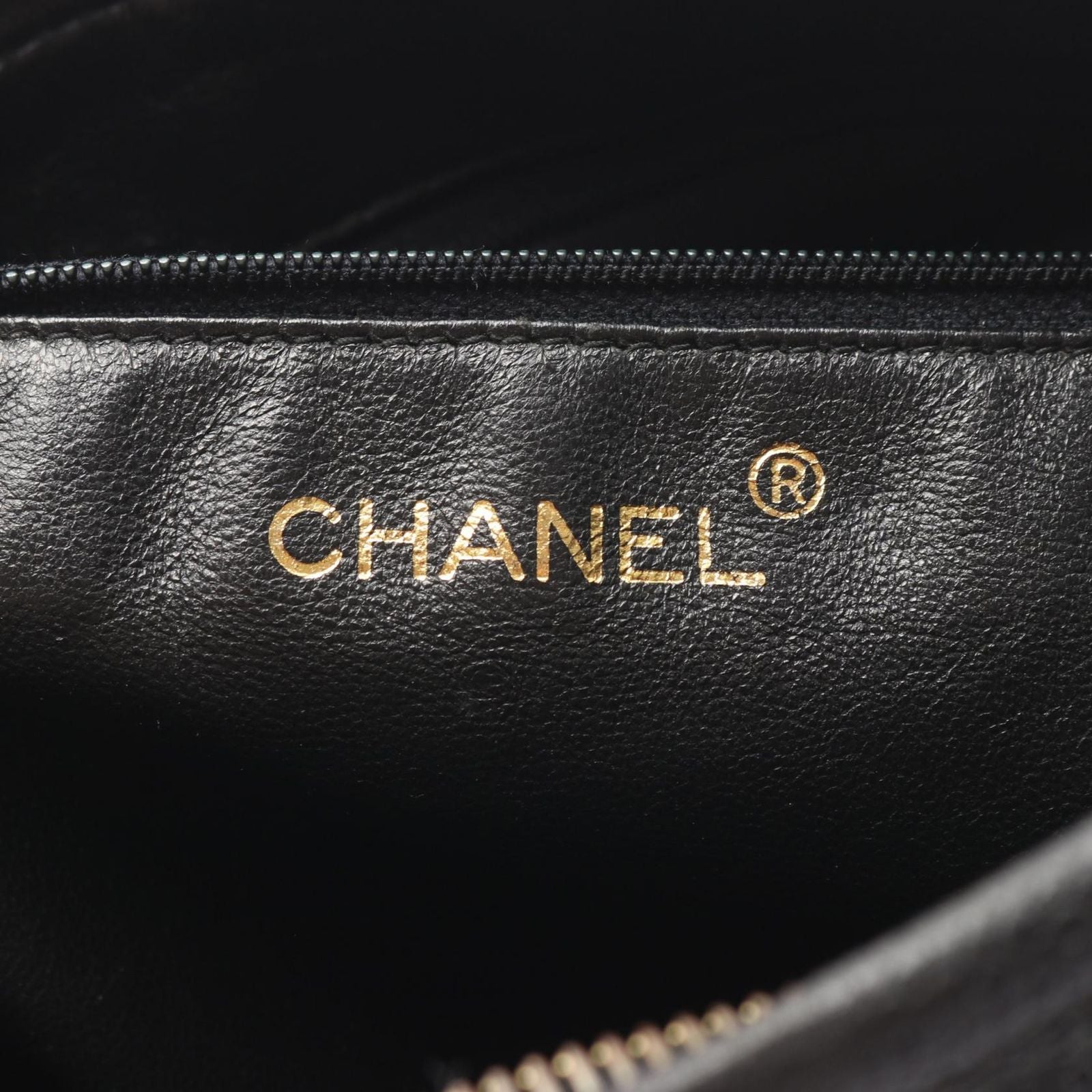 Chanel Shoulder Bag CC Logo Black Calf CC Chain — view 4
