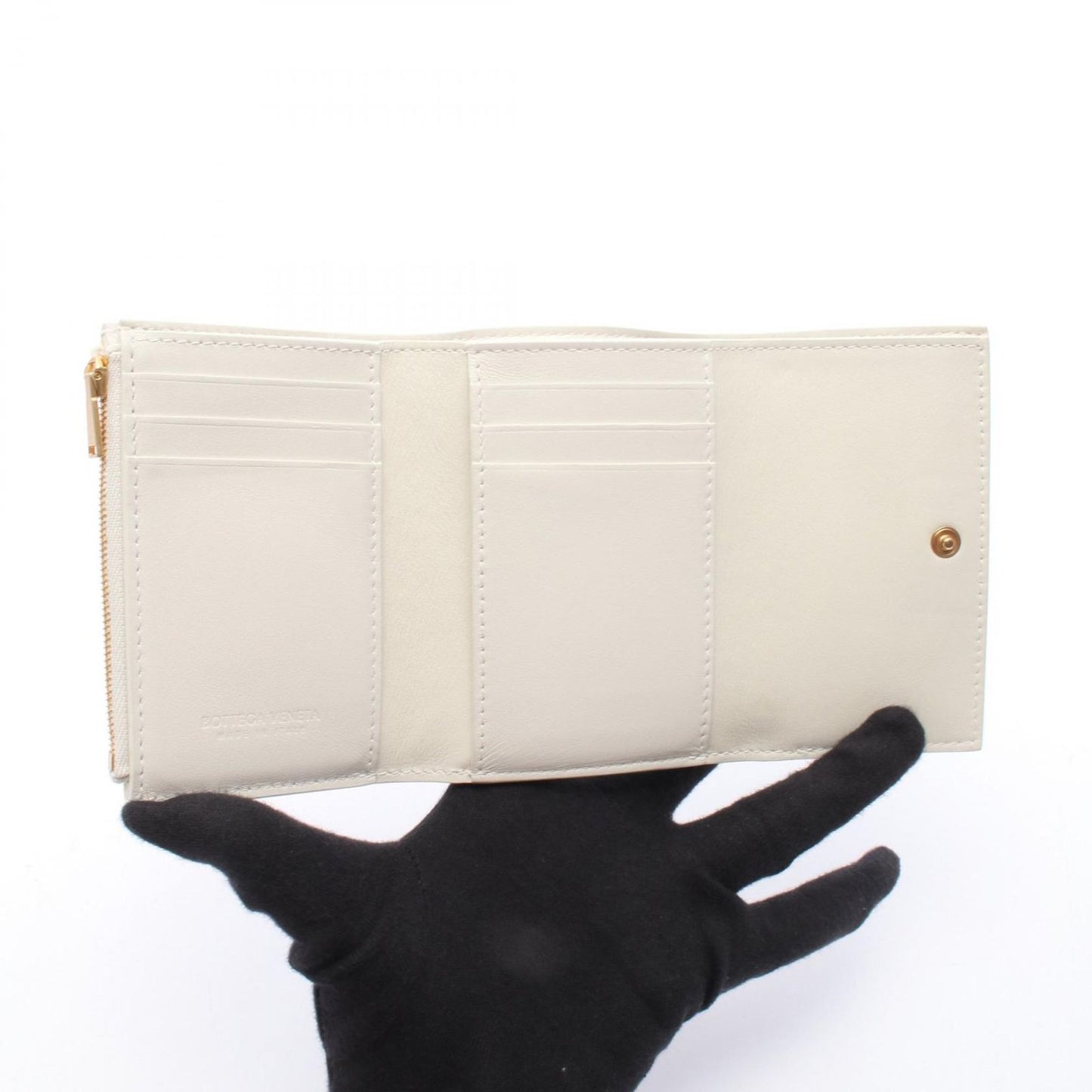 Bottega Veneta Trifold Wallet Cassette Maxi Intrecciato Small White Leather — view 3