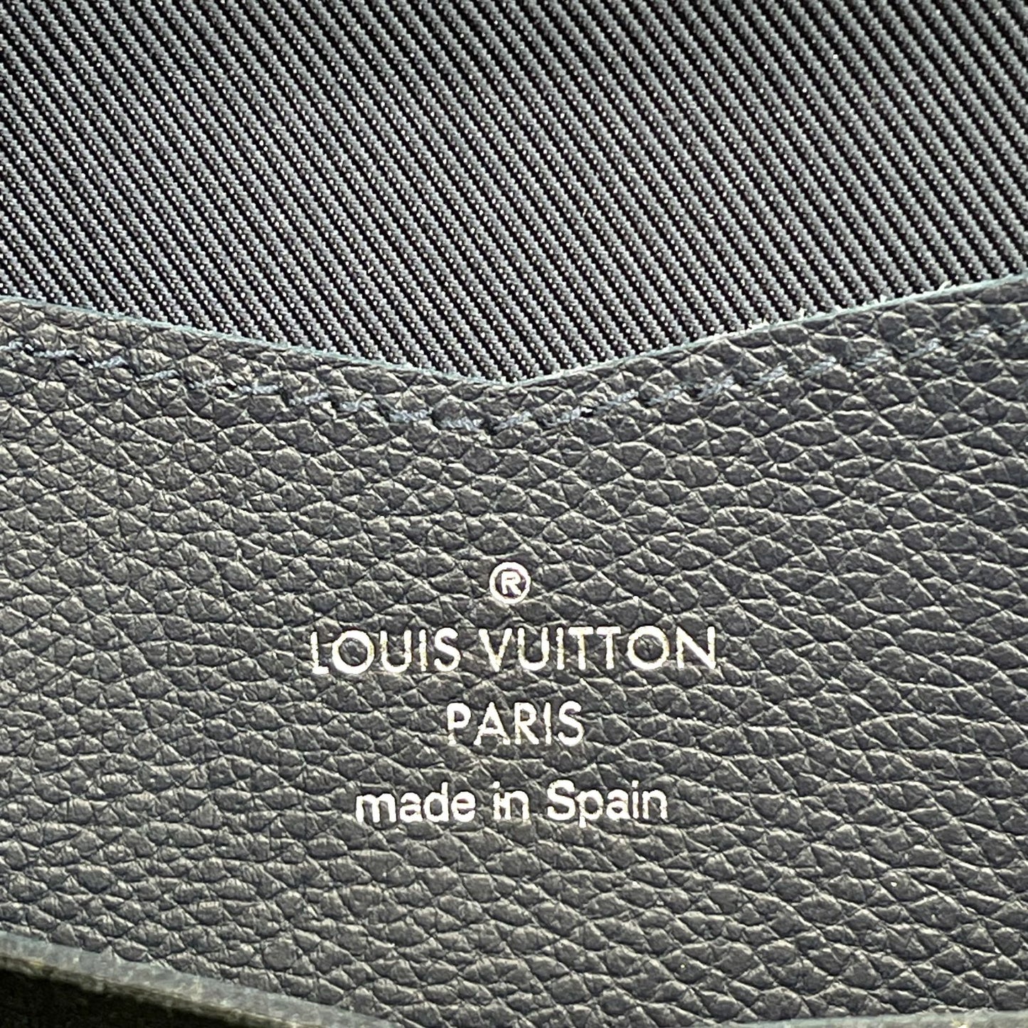 Louis Vuitton Portefeuille Lockme II Leather Navy Wallet Silver — view 4
