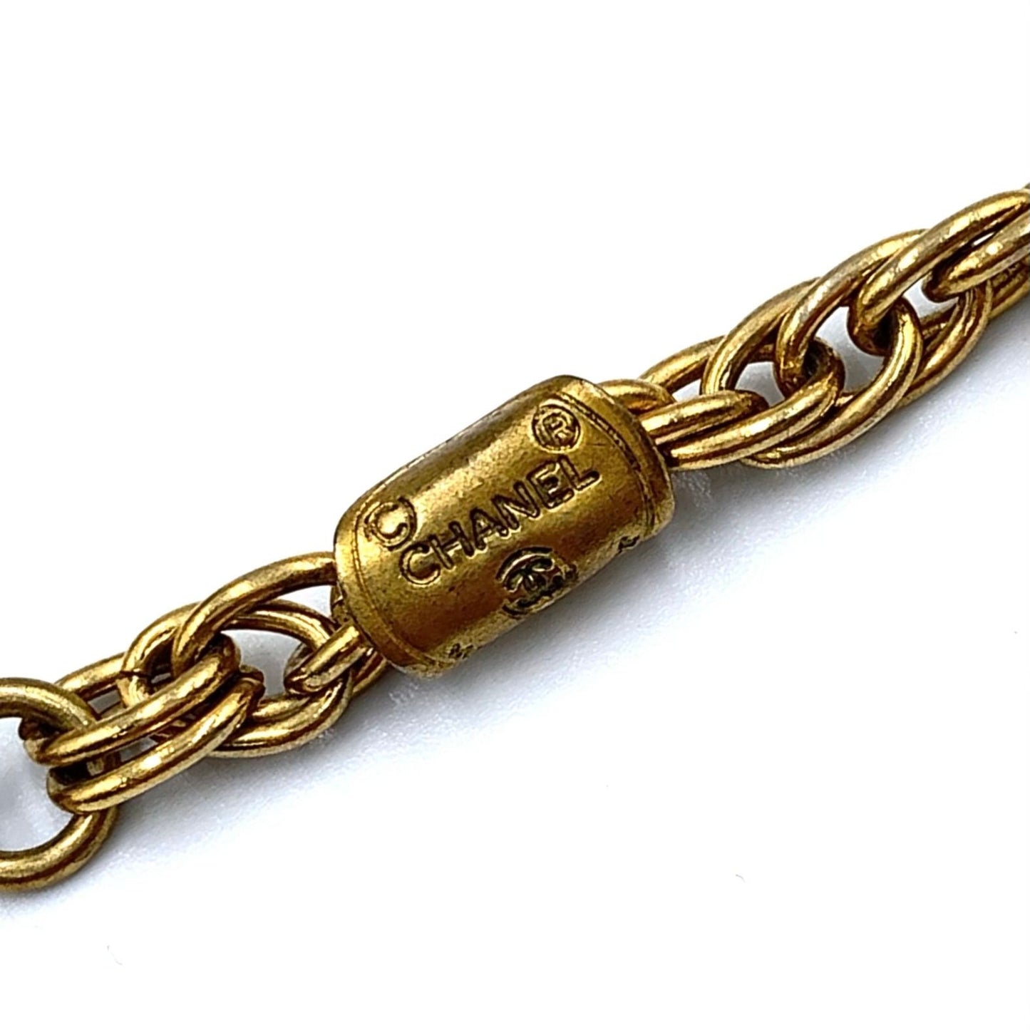 Chanel CC Logo Lip Necklace — view 4