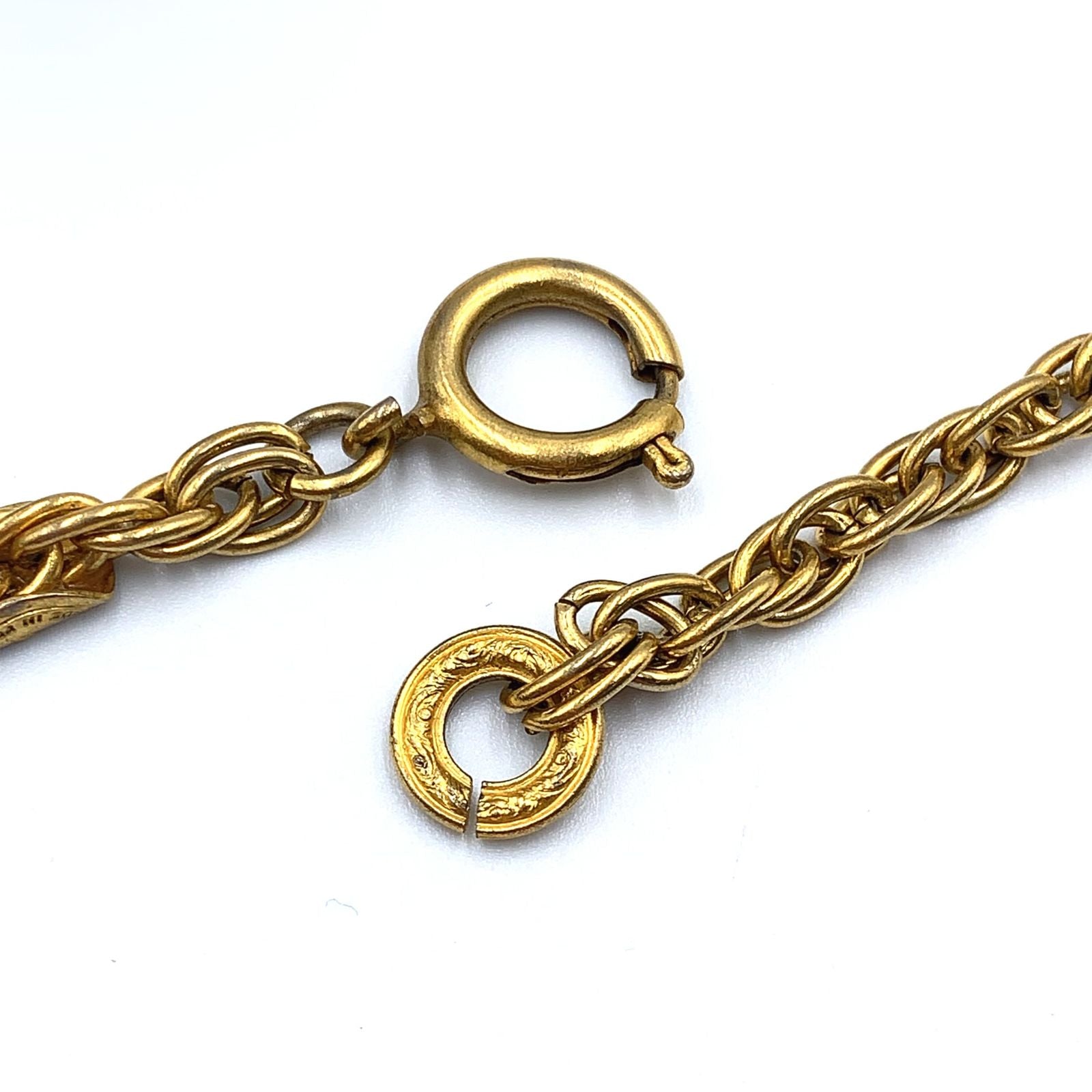 Chanel CC Logo Lip Necklace — view 9
