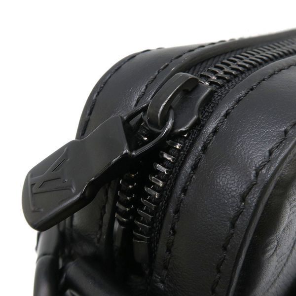 Louis Vuitton Shadow Duo Messenger — view 6