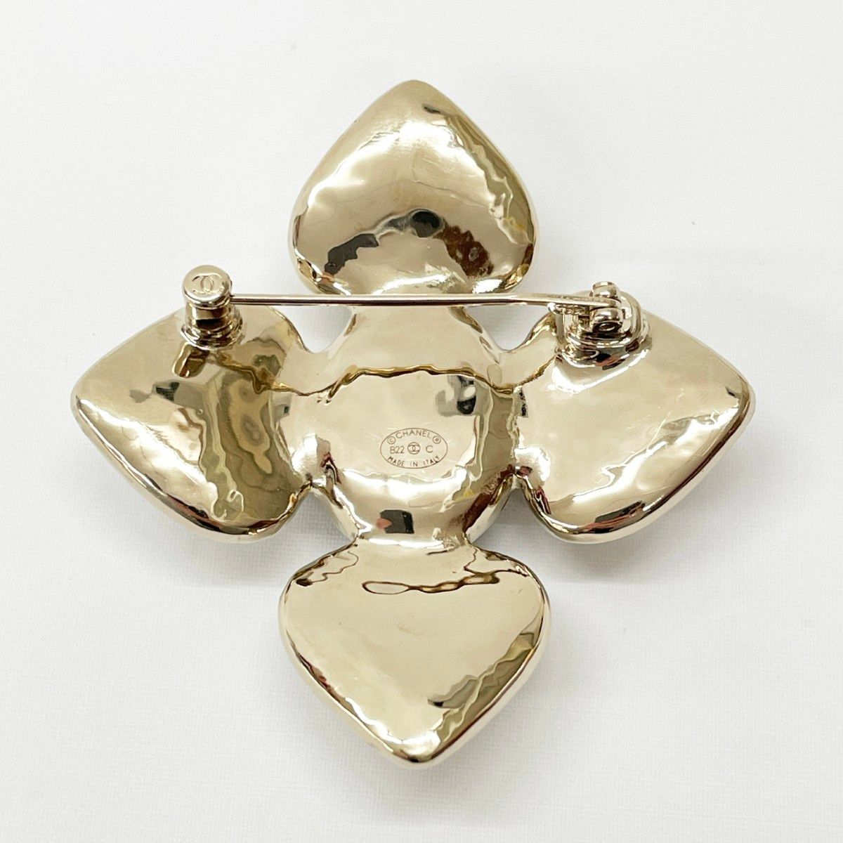 Chanel Heart Brooch CC Logo Faux Pearl Gold White Black — view 2