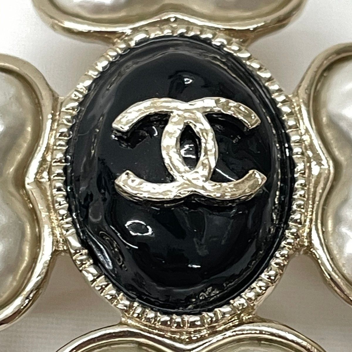 Chanel Heart Brooch CC Logo Faux Pearl Gold White Black — view 4