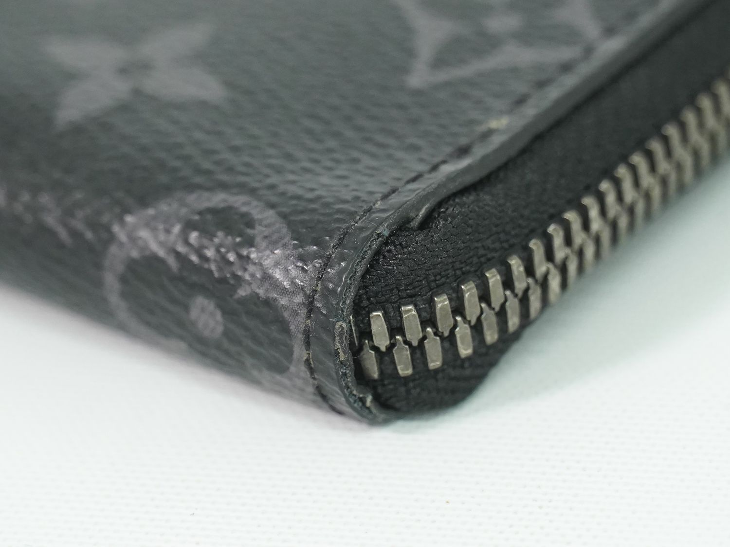 Louis Vuitton LV Porte-Monnaie Jour Monogram Eclipse Coin Case Black Gray — view 7