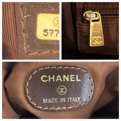 Chanel Vintage Black Gold Leather Shoulder Bag Pochette — view 4