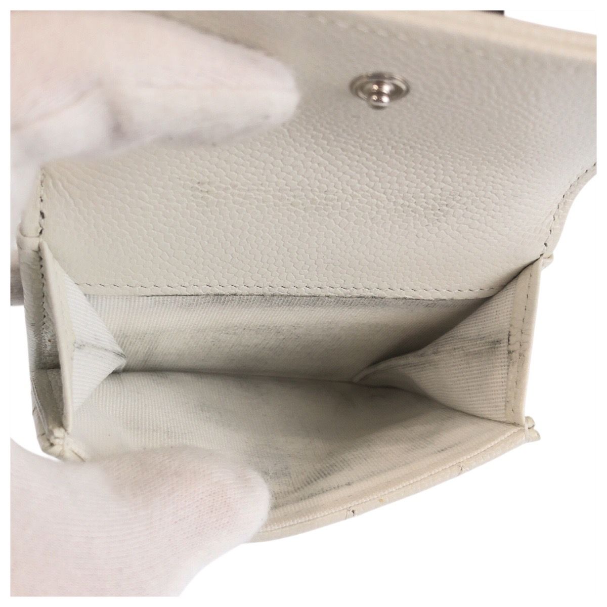 Chanel CC Logo White Silver Leather Fold Wallet Compact — view 8