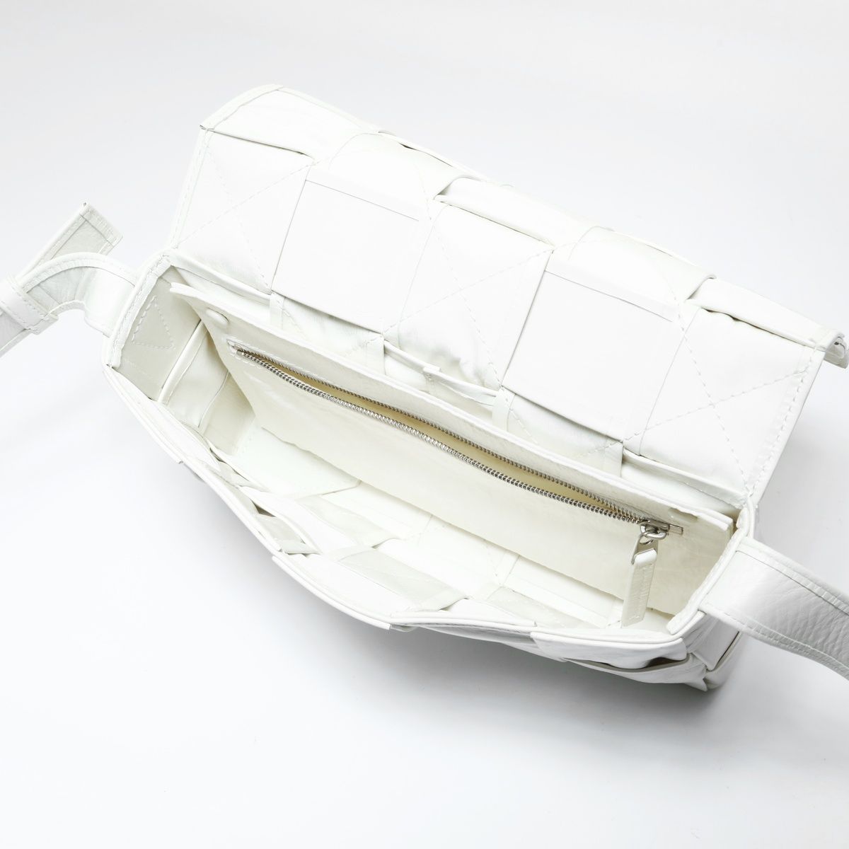 Bottega Veneta Shoulder Bag Cassette Intrecciato — view 9