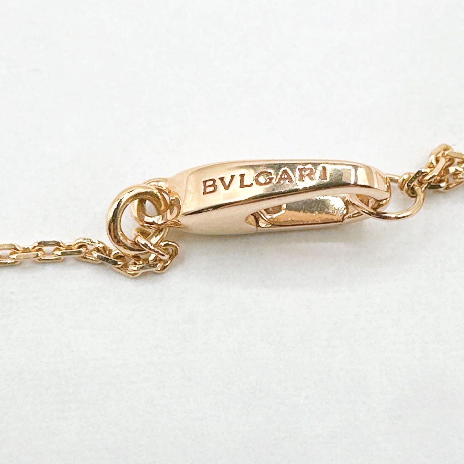 Bvlgari Divas' Dream Pink Gold Necklace 44 cm — view 3