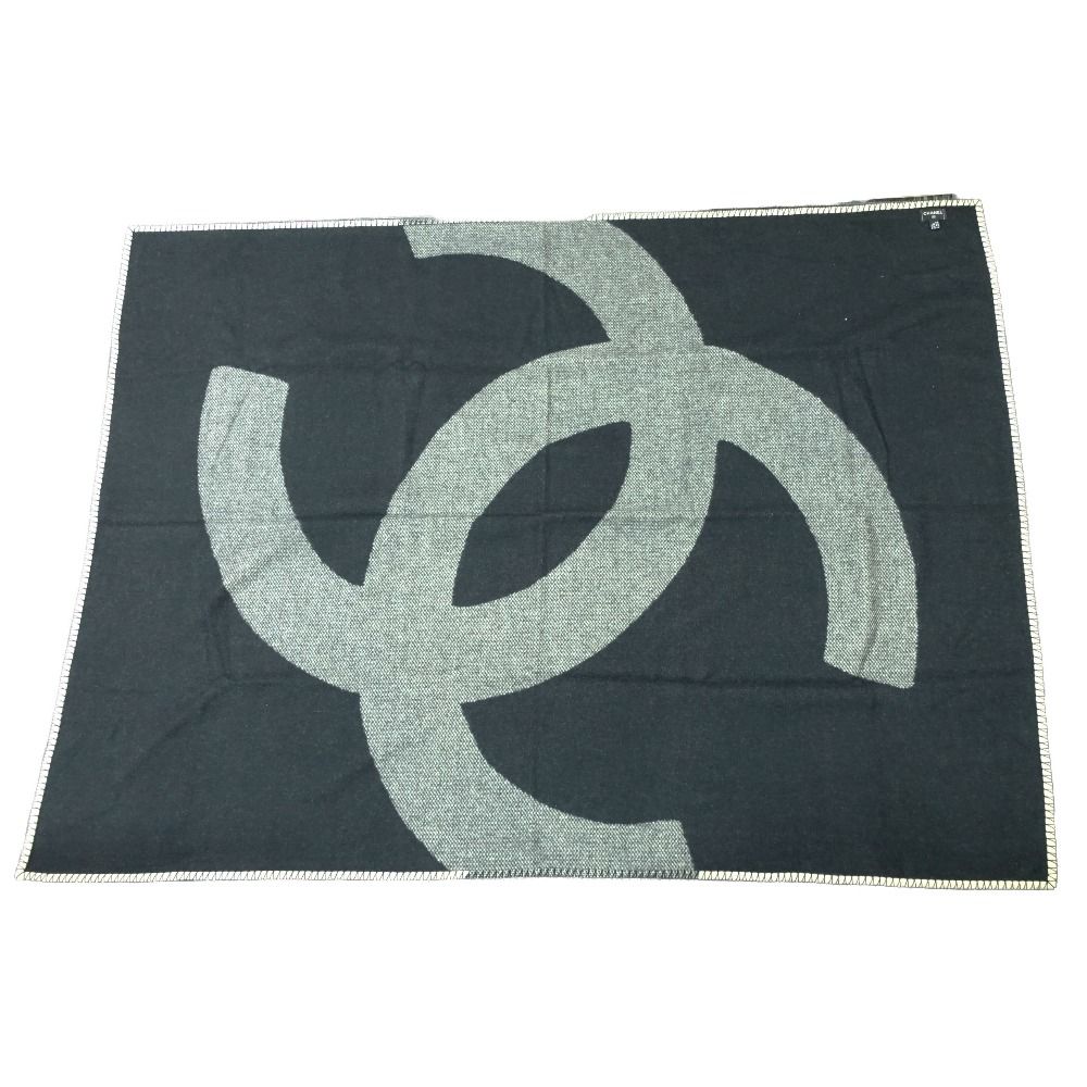 Chanel Big CC Logo Throw Wool Cashmere Blend Reversible 185 140 cm Ivory Blanket