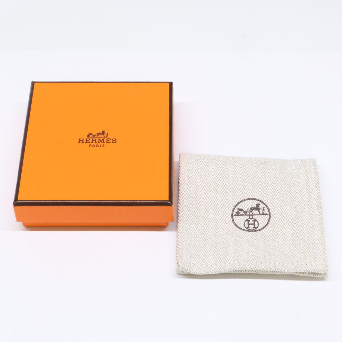 Hermes Kelly Swift Leather Glove Holder Gloves — view 9