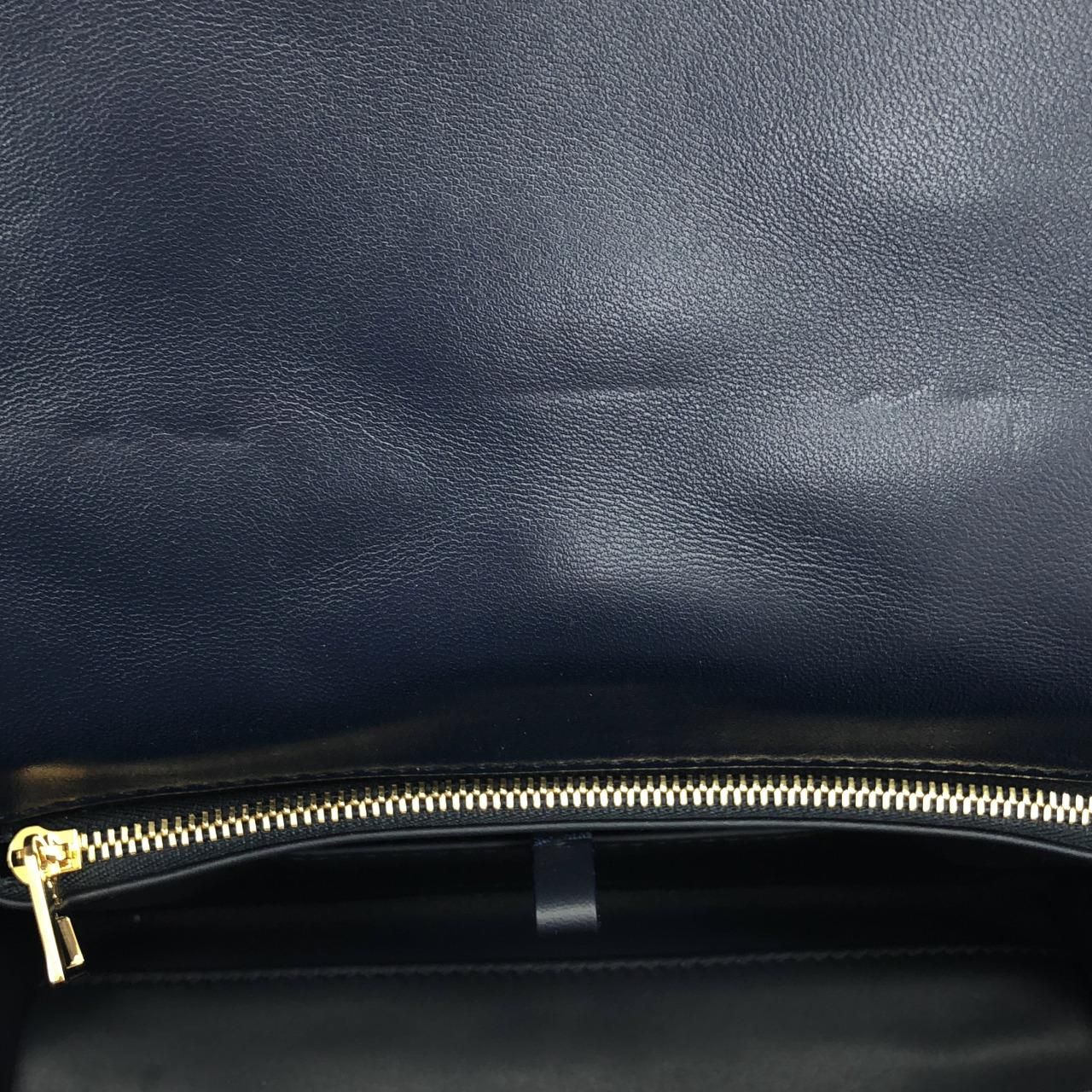 Louis Vuitton MM Shoulder Bag — view 8