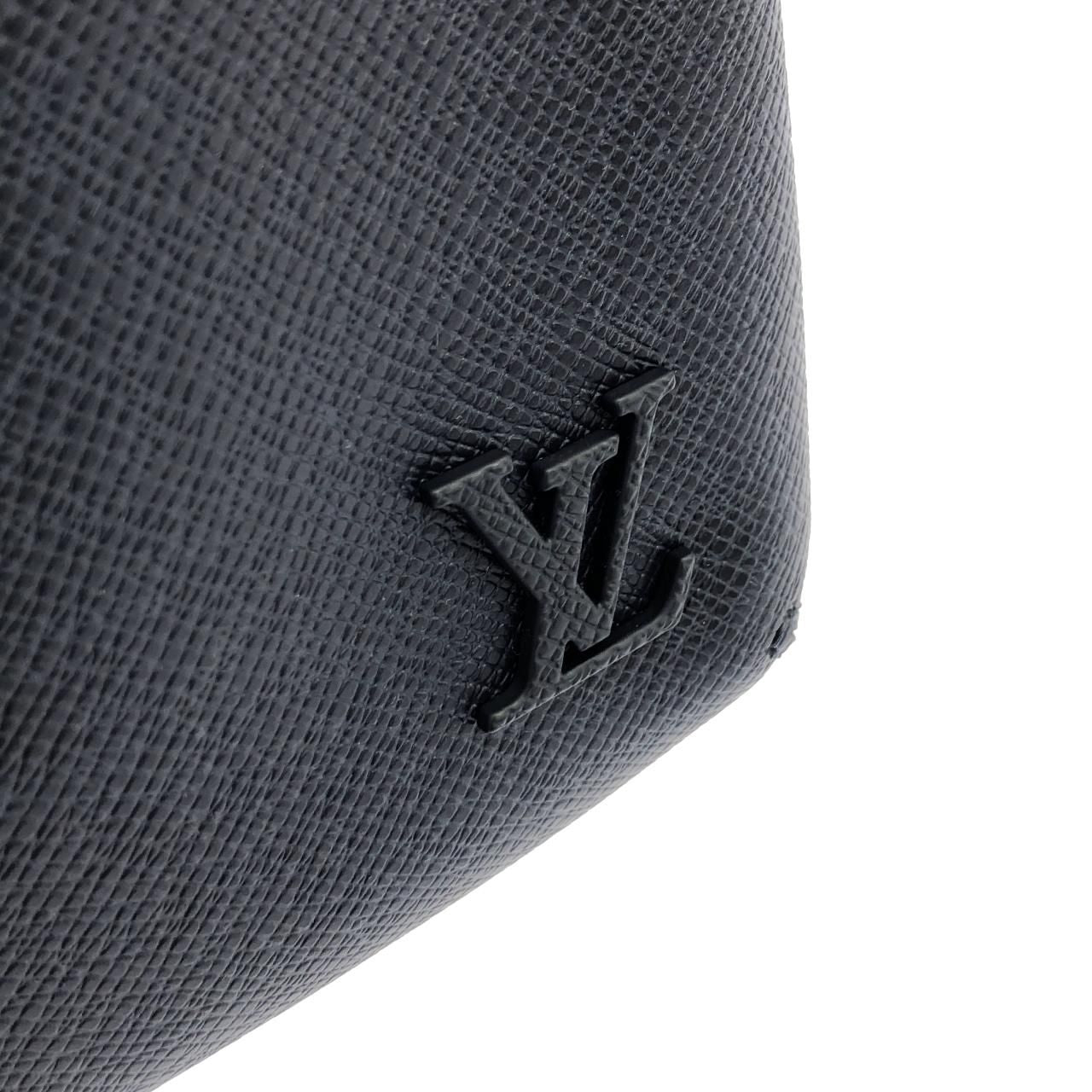 Louis Vuitton Taiga Avenue Sling Bag — view 4