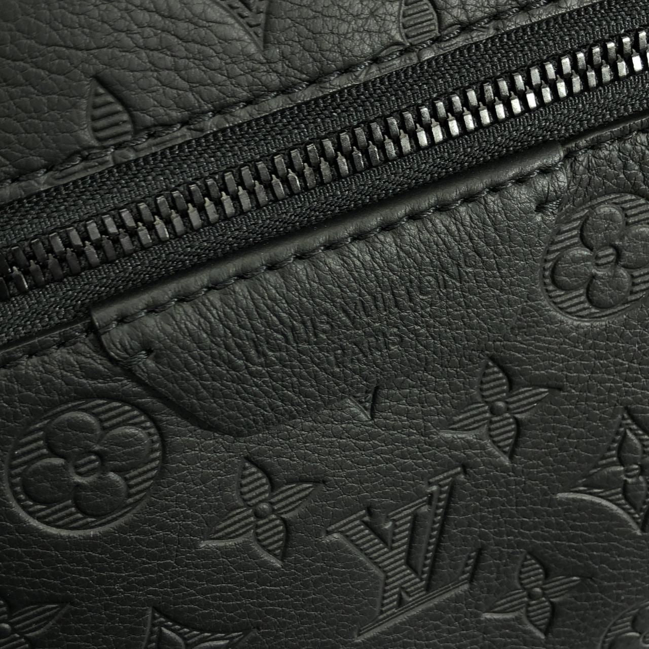 Louis Vuitton Monogram Shadow Discovery Backpack PM Sac — view 5