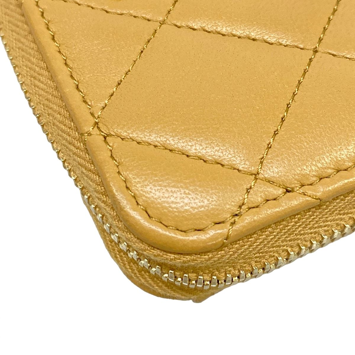 Chanel Coin Case Classic Zip Purse Quilted Beige Gold Zip Around Lambskin — view 6