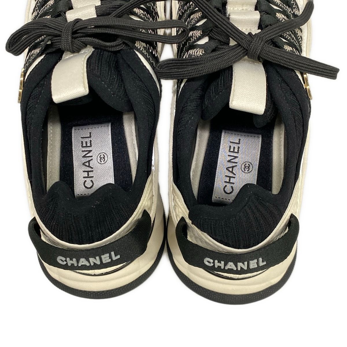 Chanel Sneakers 37 White Black Gold CC Logo Leather — view 7