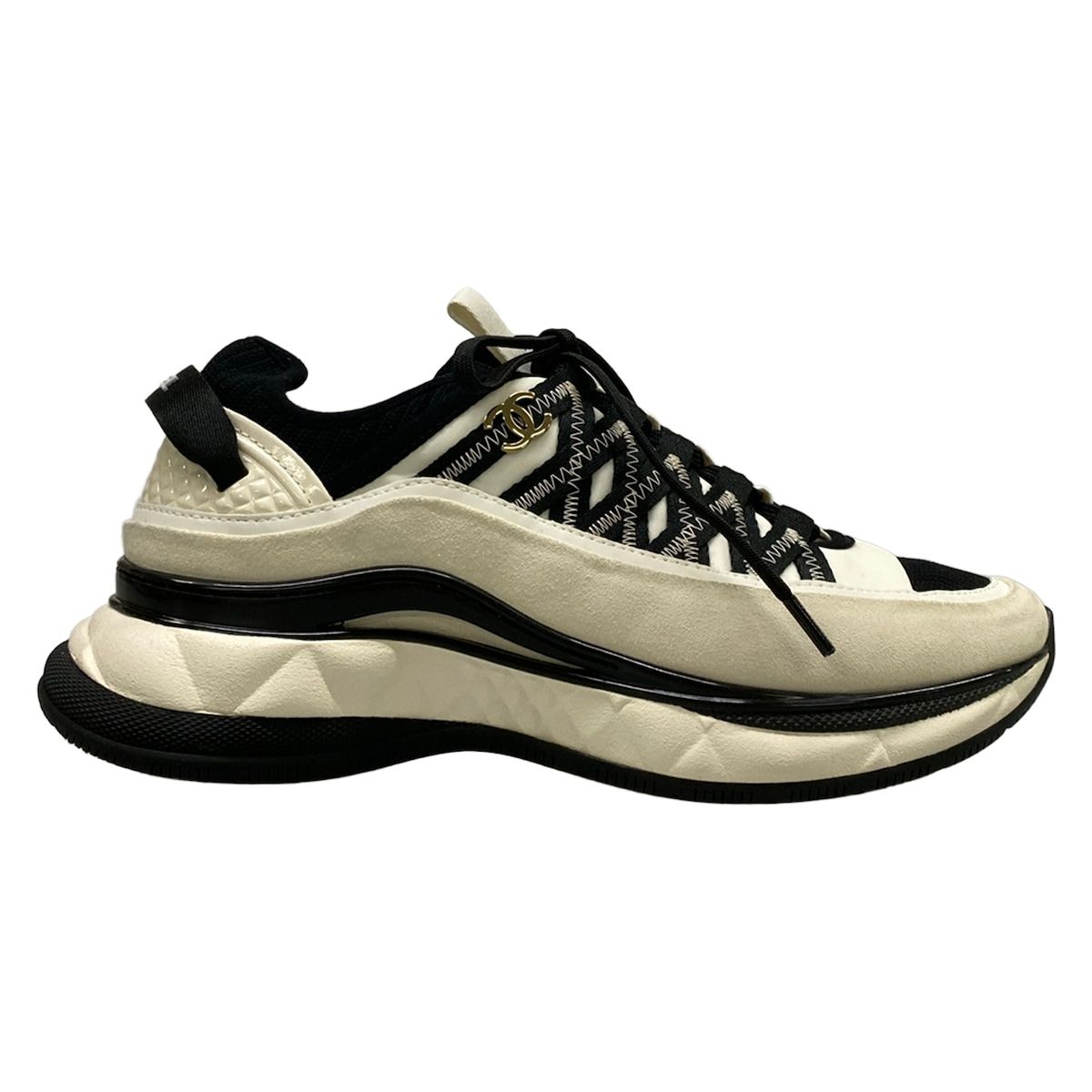 Chanel Sneakers 37 White Black Gold CC Logo Leather — view 4