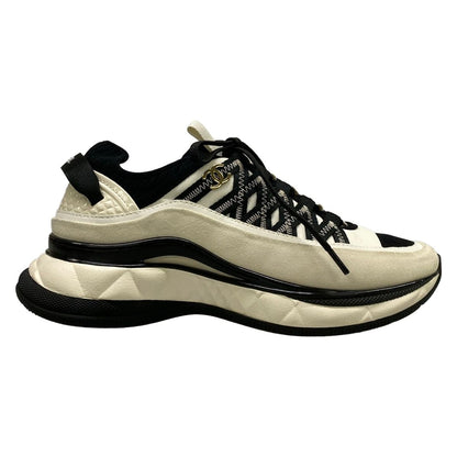 Chanel Sneakers 37 White Black Gold CC Logo Leather — view 4
