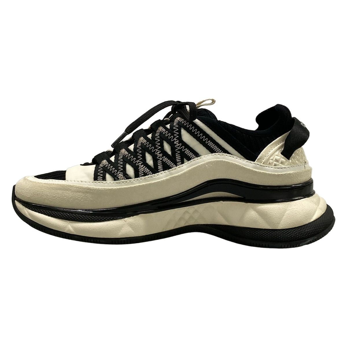 Chanel Sneakers 37 White Black Gold CC Logo Leather — view 3