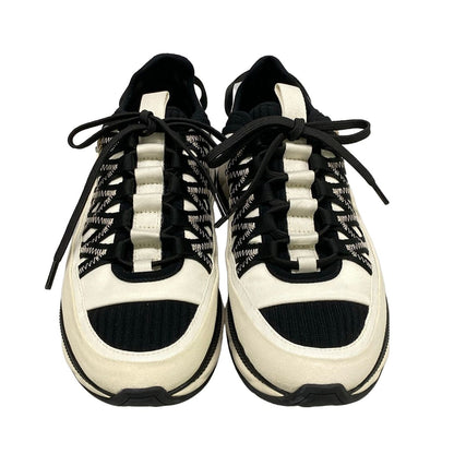 Chanel Sneakers 37 White Black Gold CC Logo Leather — view 5