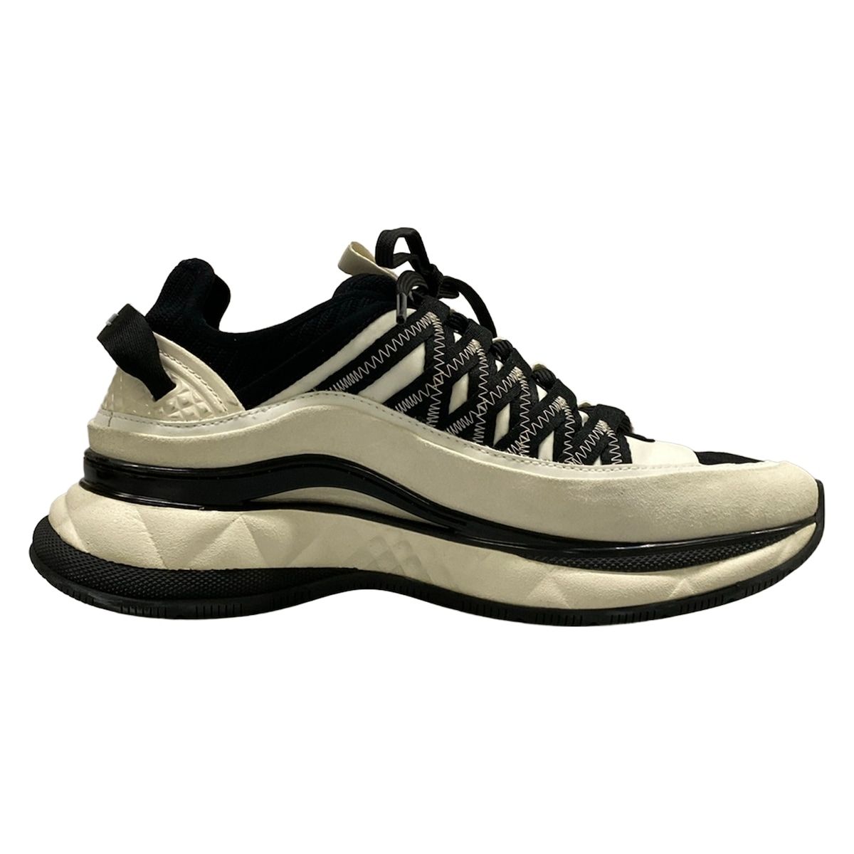 Chanel Sneakers 37 White Black Gold CC Logo Leather — view 2