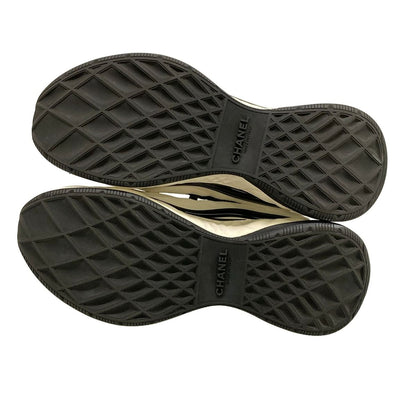 Chanel Sneakers 37 White Black Gold CC Logo Leather — view 8