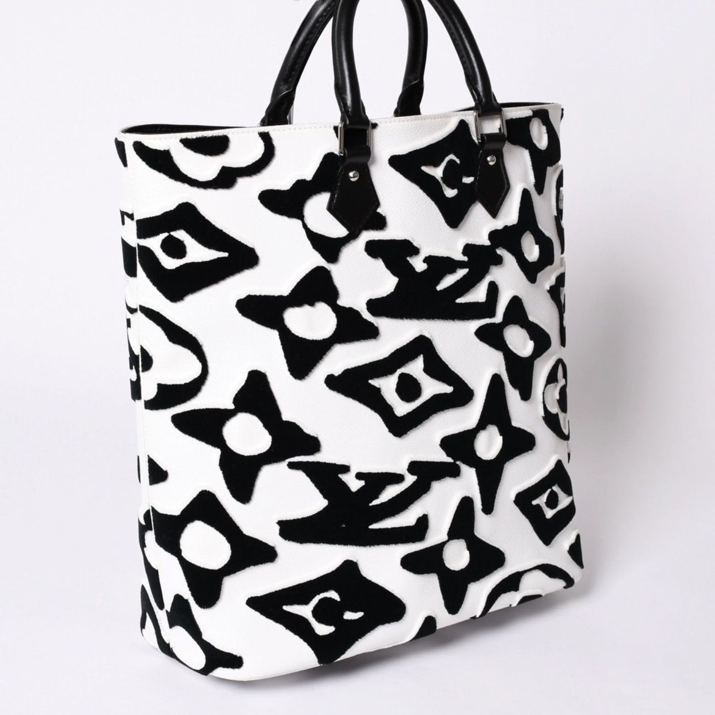 Louis Vuitton LV Xuf Cabas Tufted Monogram Tote Bag Black White — view 4