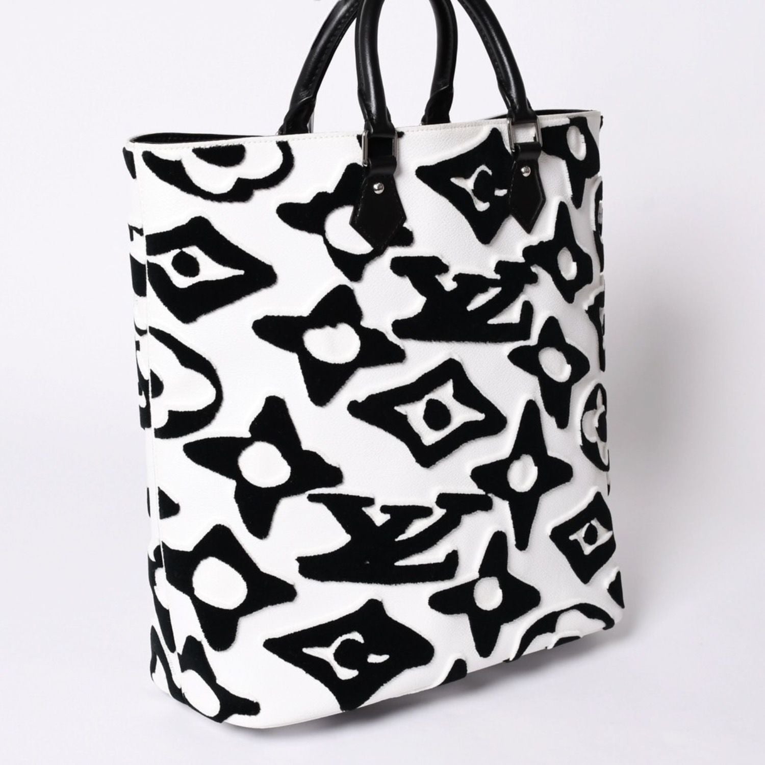 Louis Vuitton LV Xuf Cabas Tufted Monogram Tote Bag Black White — view 4