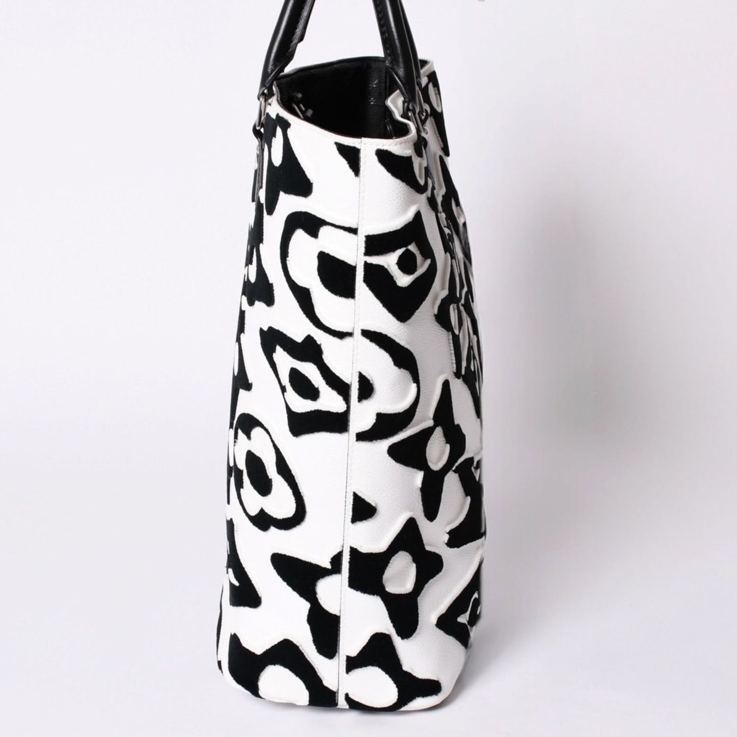 Louis Vuitton LV Xuf Cabas Tufted Monogram Tote Bag Black White — view 5