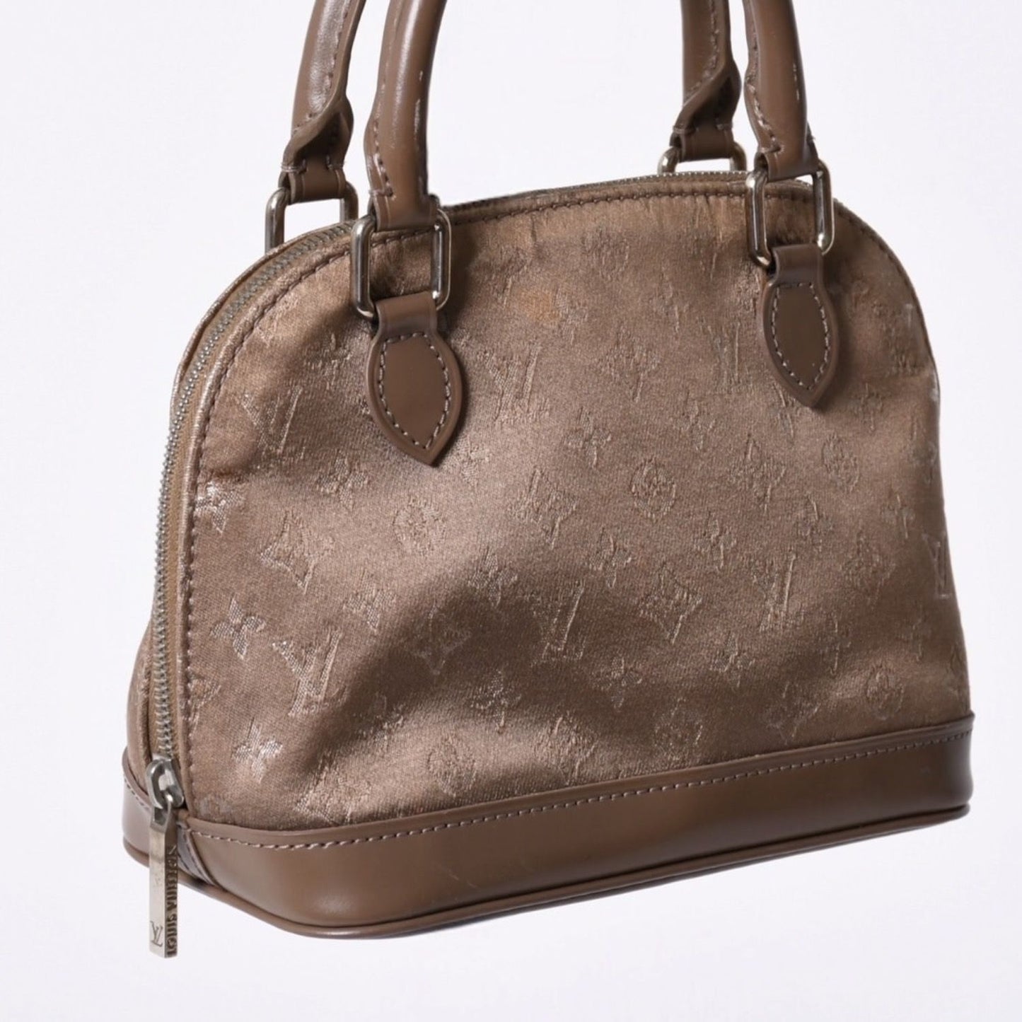 Louis Vuitton Monogram Satin Little Alma Beige Silver Handbag — view 2