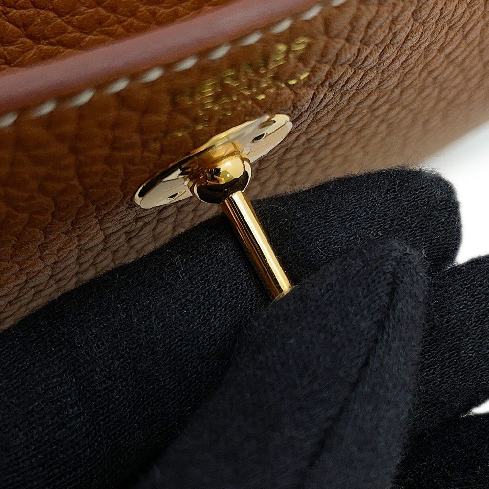 Hermes Lindy Mini Gold Taurillon Clemence 2-Way Shoulder Bag — view 6