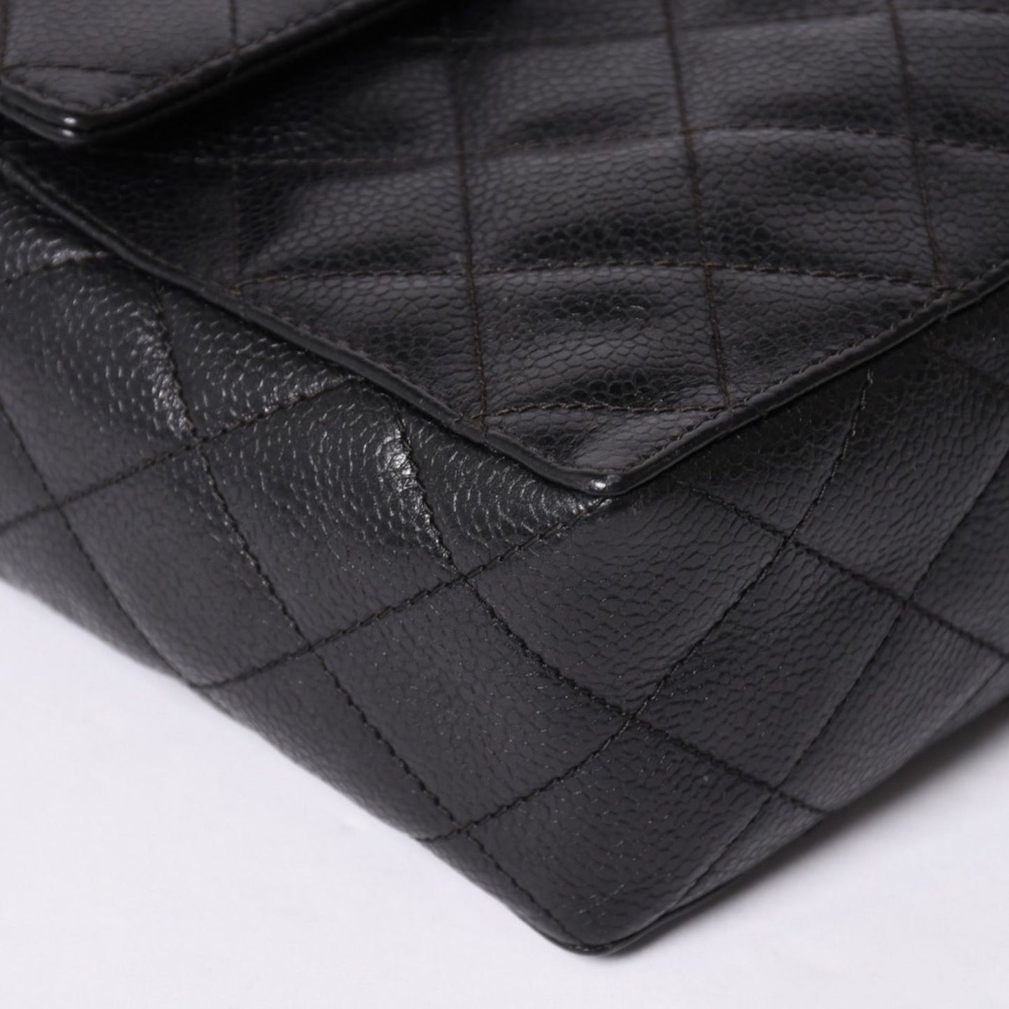 Chanel Shoulder Bag CC Logo Caviar Leather Black Quilted Gold — view 7
