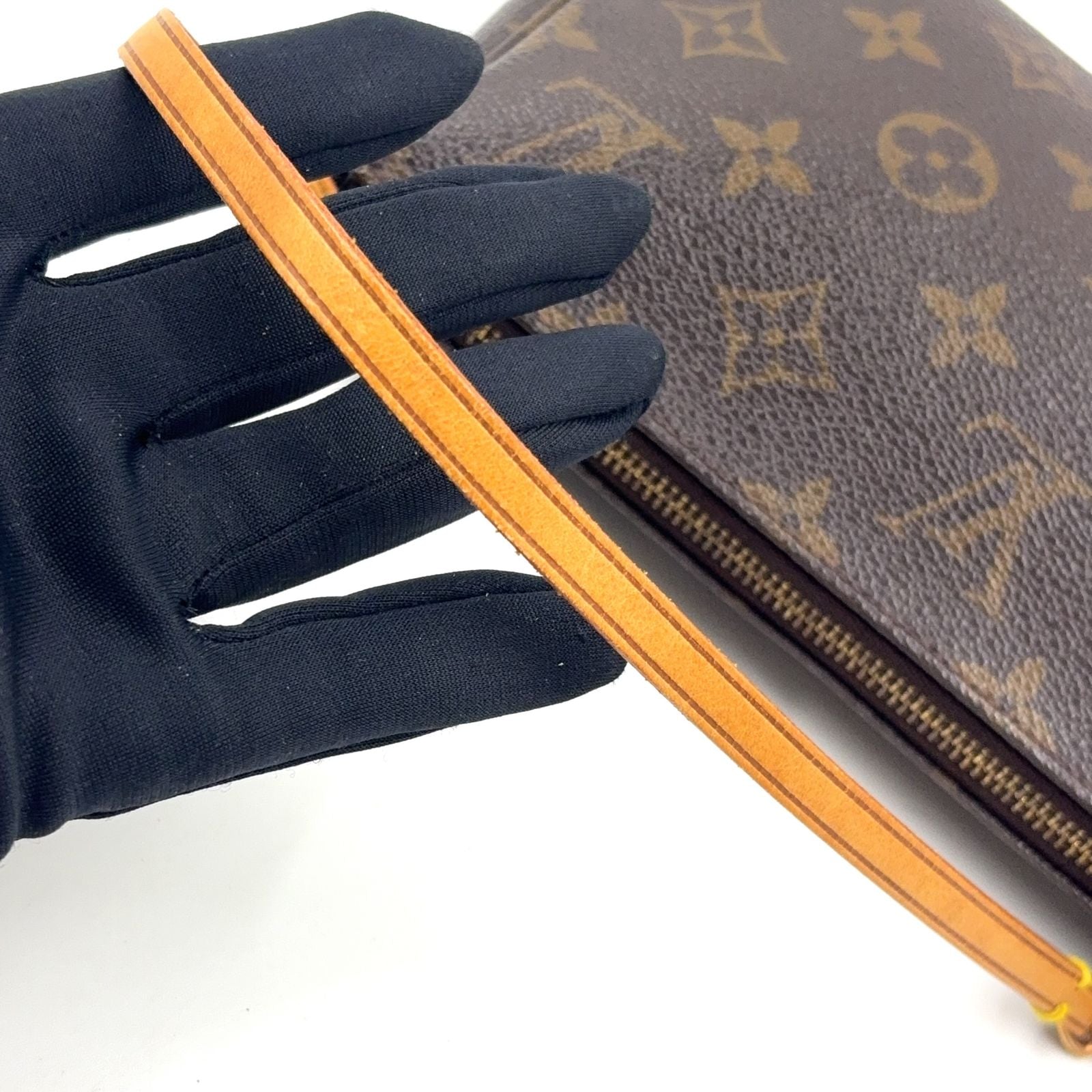 Louis Vuitton Pochette Monogram Leather Brown Handbag Gold — view 7