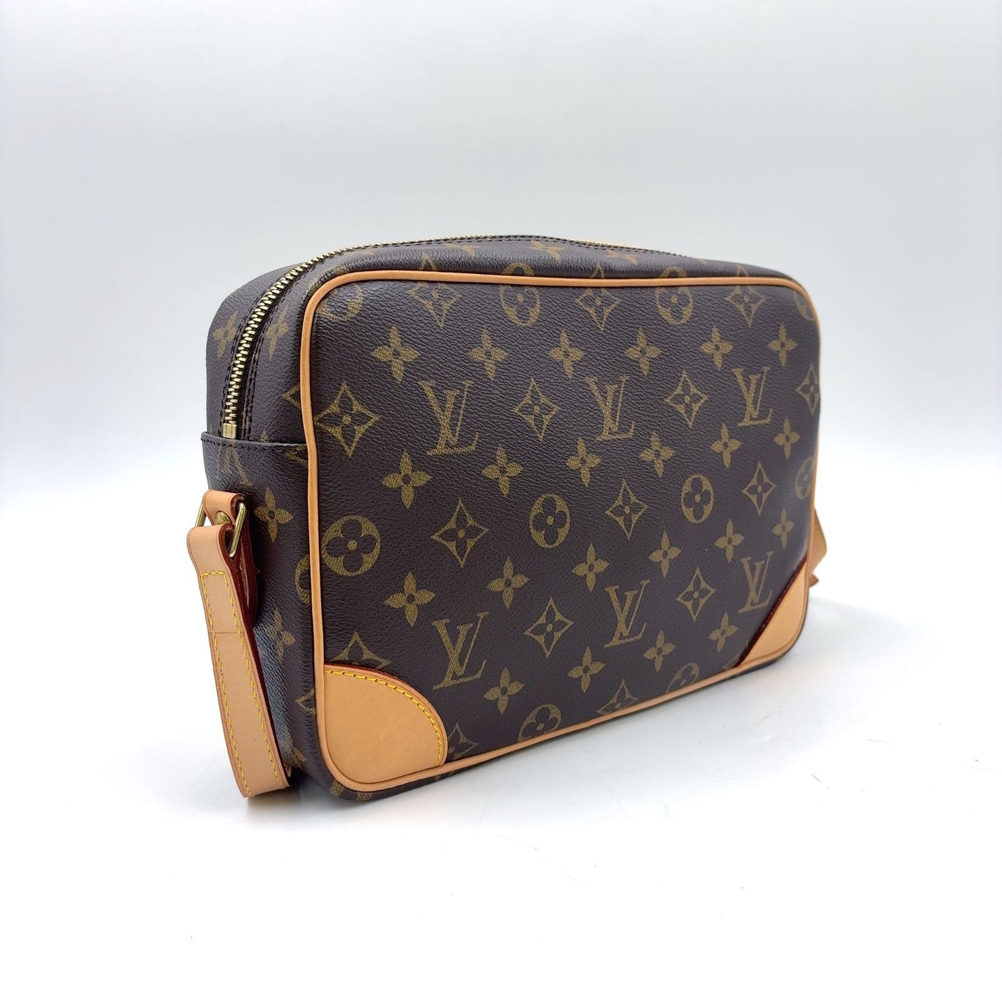 Louis Vuitton Trocadero 27 Monogram Leather Brown Light Shoulder Bag Gold — view 2