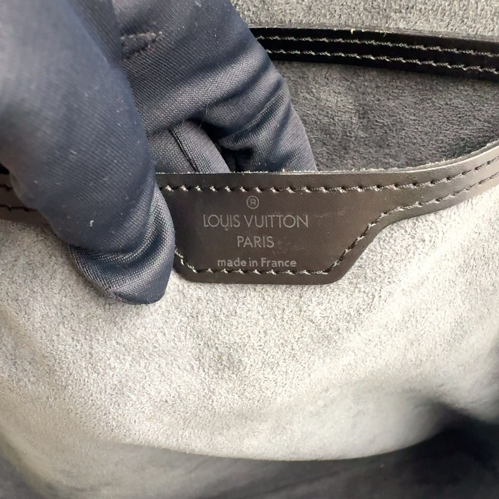 Louis Vuitton Gobelins Epi Noir Leather Black Backpack Gold — view 4
