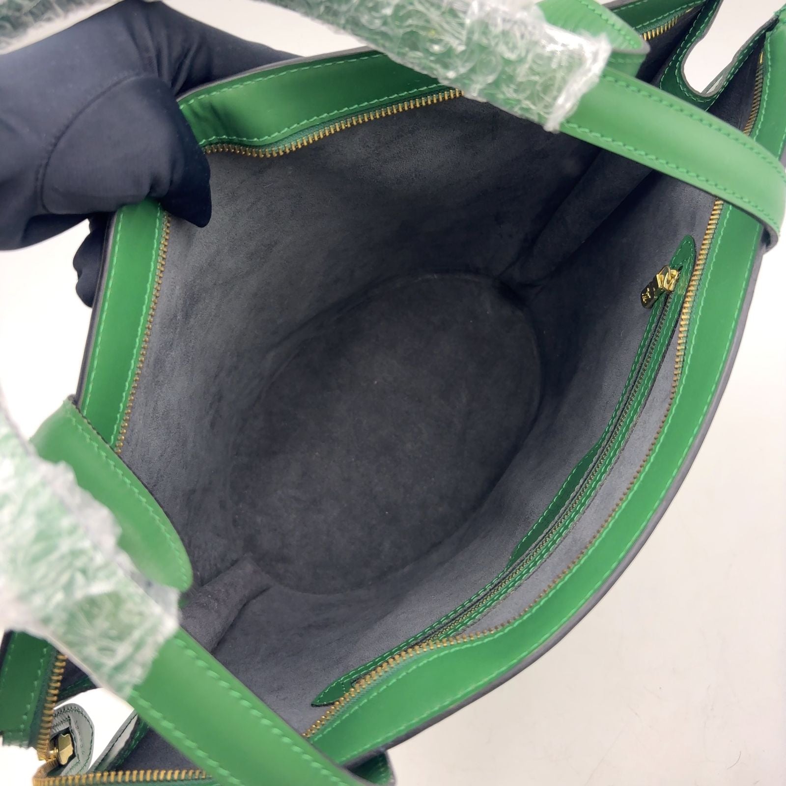 Louis Vuitton Sun Jack Shopping Epi Borneo Green Leather Shoulder Bag Gold — view 3