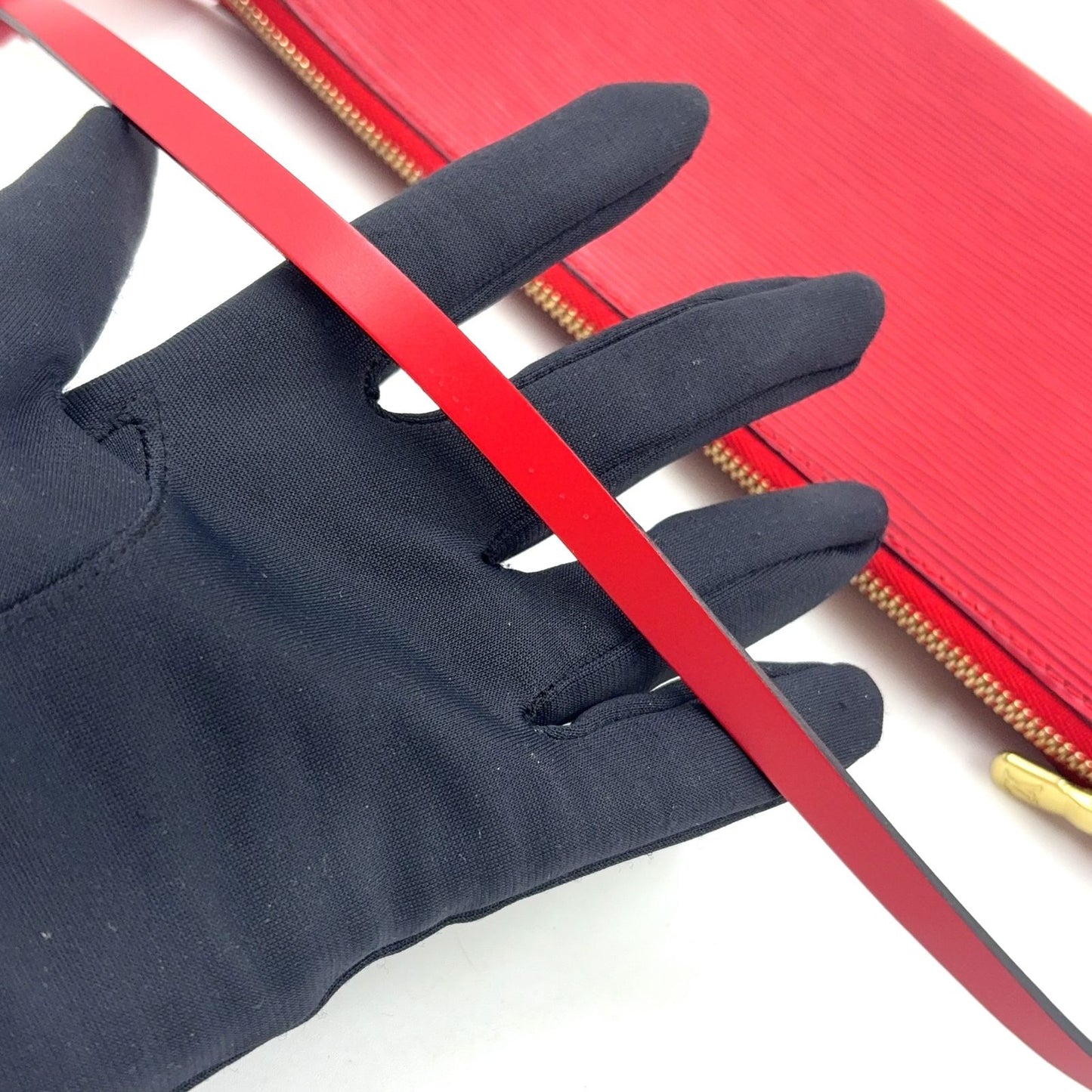 Louis Vuitton Pochette Accessoire Epi Castilian Red Leather Handbag Gold — view 7