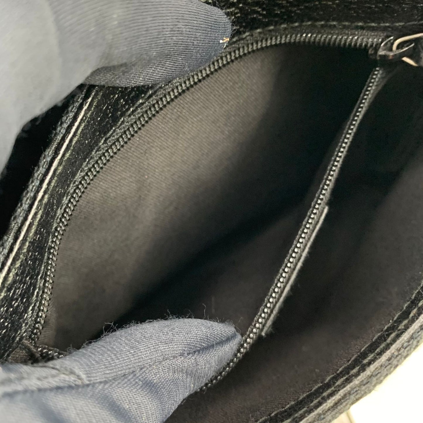 Gucci GG Canvas Black Belt Bag Silver — view 5